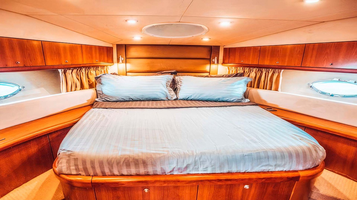 Аренда моторной яхты Sunseeker Manhattan 54 в Миконосе